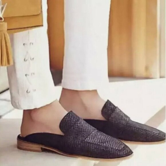 Free People At Ease Loafer Mule Leather Black size 39 / US 9 Snakeskin Boho - Picture 4 of 15